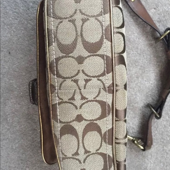 Coach Logo Gold Shoulder Bag Purse Handbag - Picture 5 of 8